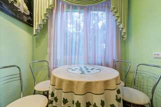 Апартаменты Apartments near the river Днепр Апартаменты с балконом-5